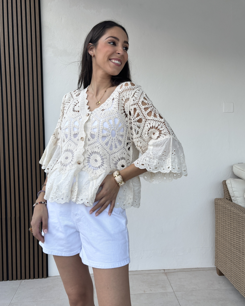 Rebeca Holanda beige